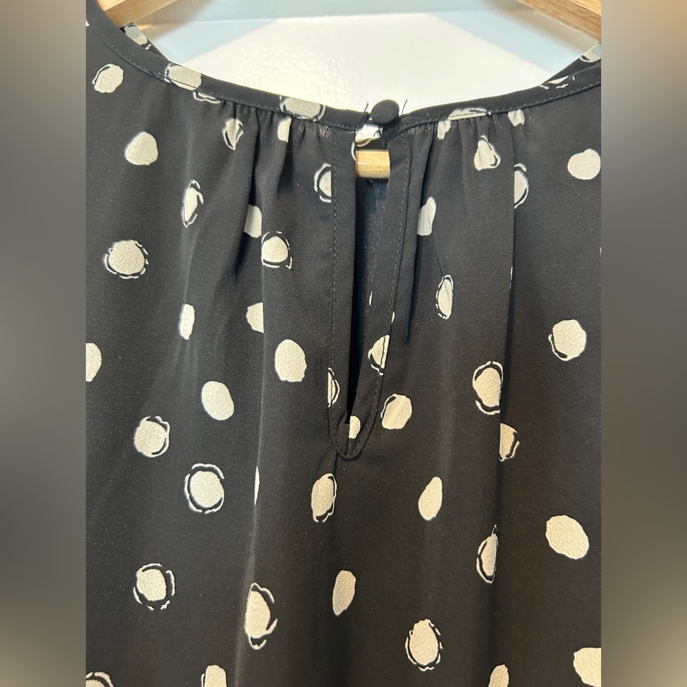 Elegant Black and White Polka Dot Blouse - Picture 5 of 5
